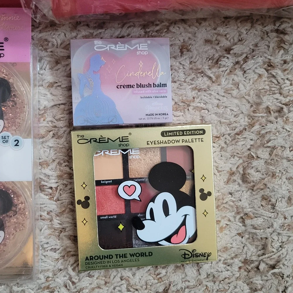 The Crème Shop Disney Beauty Set Womens Red Mickey Minnie Makeup Skincare Bundle